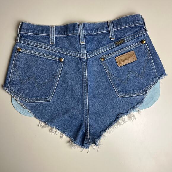 Wrangler Vintage High Rise Cut Off Medium Bootie Shorts Denim Daisy Dukes - Picture 2 of 7